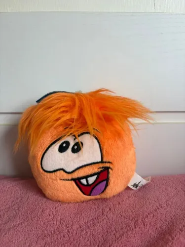 Pelúcia Puffle Laranja Club Penguin - Original Disney Parks