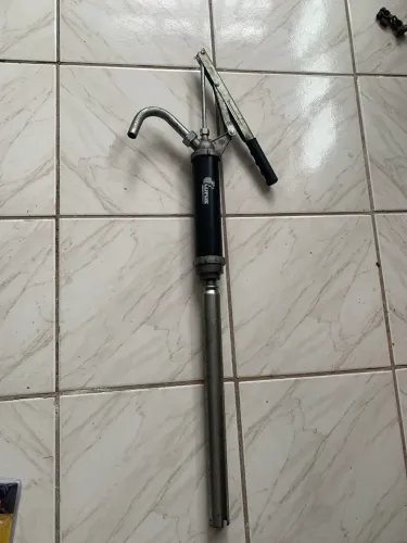 Bomba extrator de óleo manual