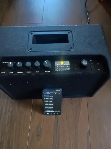 Fender Mustang GT40 - Amplificador Digital para Guitarra - Bluetooth e USB
