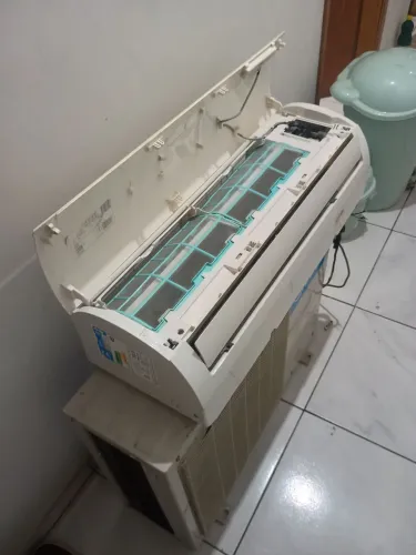 (INST. E MATERIAL. INCLUSOS) AR-CONDICIONADO 12000 SPRINGER