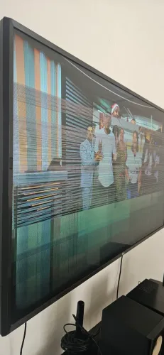 Tv Lg49 polegadas smart, com som maravilhoso e controle remoto, oportunidade ÚNICA.