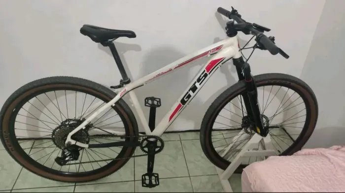 Bicicleta GTS aro 29 novissima