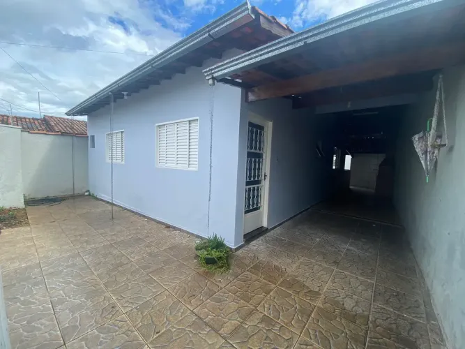ALUGA-SE CASA NO BAIRRO BOA VISTA