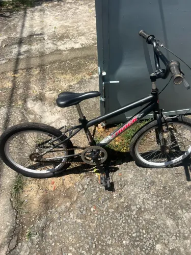 Bicicleta Infantil Bmx Cross Freestyle Aro 20 Aero Cor Preto