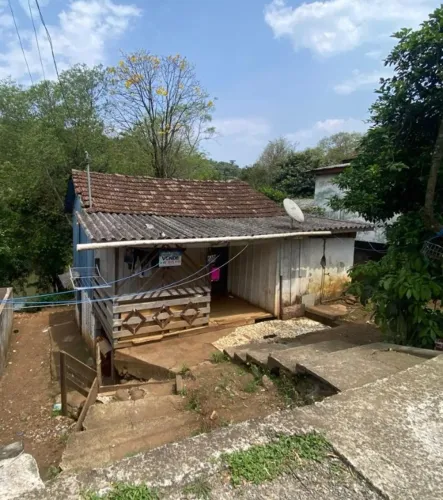 Casa de madeira com terreno área total 495,00m2