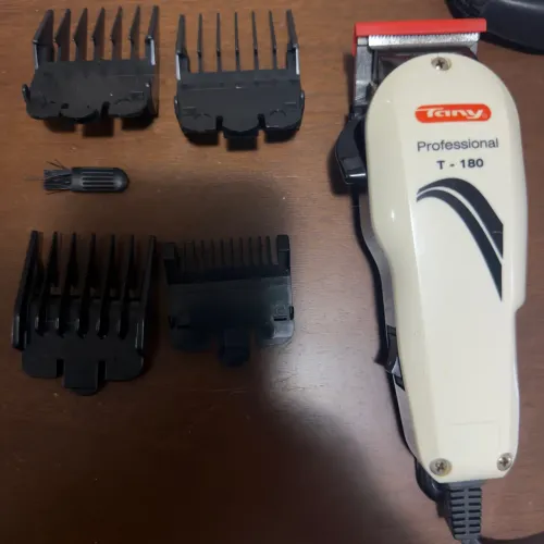 Máquina de Cortar Cabelo Profissional Tany