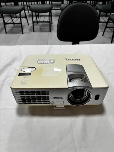 Projetor Benq funcionando perfeitamente, 2500 lumens
