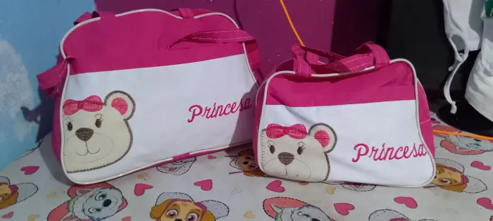 Troco roupinhas de menina por fralda
