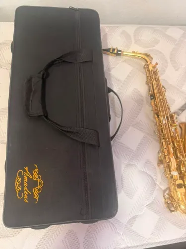 saxofone relaxe ao som. nãofazemos entrega