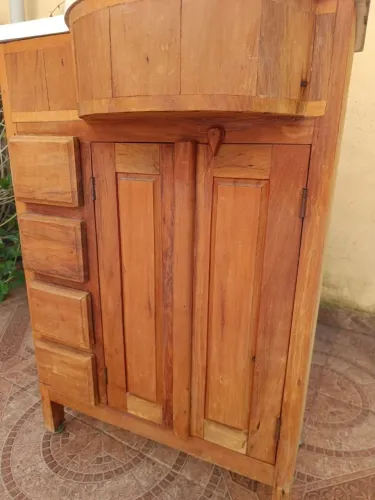 Gabinete e pia de banheiro 