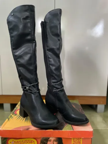 Bota feminina cano alto