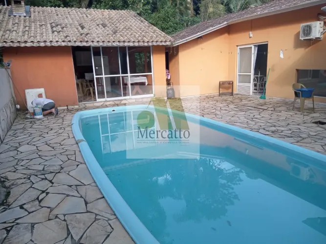 Casa em Chácara do Bosque do Embu - Embu das Artes