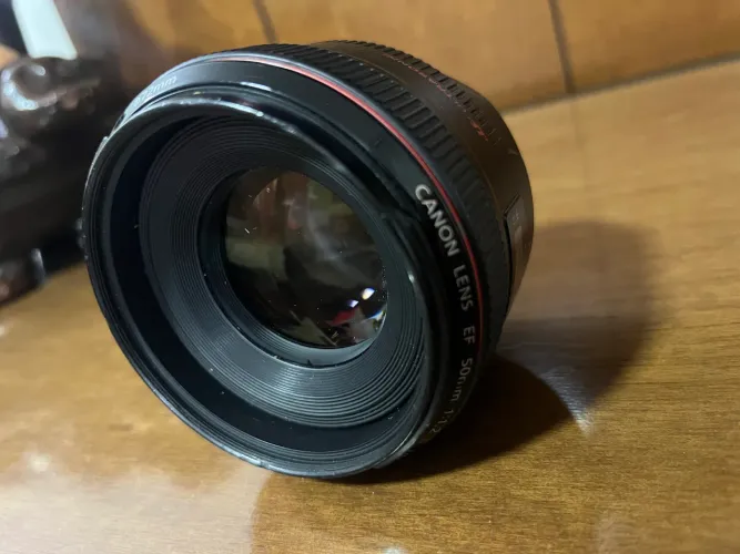 Canon EF 50mm f/1.2L USM