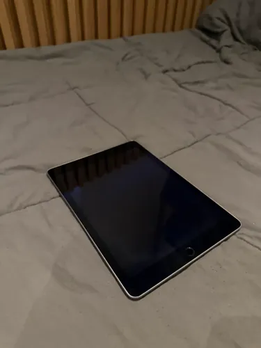 IPAD 5ª GERAÇÃO (A1822)