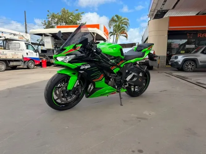 Kawasaki Ninja ZX-6R 636 2024, praticamente zero km