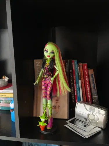 Boneca Monster High - Venus Mcflytrap (Básica G1)