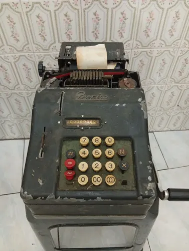 Máquina calculadora registrado antiga precisa anos 40