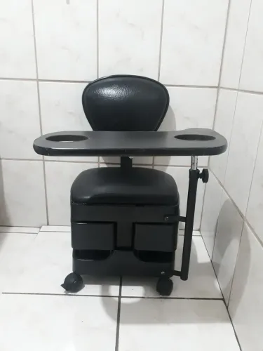 Carrinho de manicure