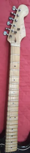 Braço de guitarra "escalopado" Headstock padrão Fender 
