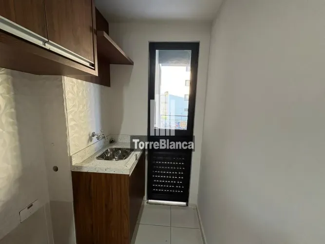 Locação - Apartamento com 2 quartos, 1 vaga, Sacada com churrasqueira, 60 m², Vista Uvaran