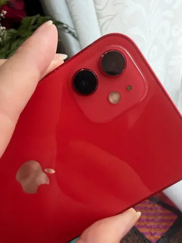 iPhone 12 vermelho 