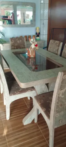 Mesa de jantar com 6 cadeiras