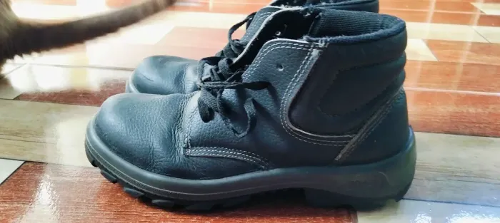 Bota bico de aço