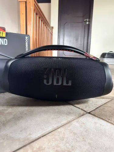 JBL Boombox 3 em estado de nova