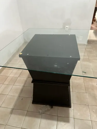 Mesa de vidro com 3 cadeiras 