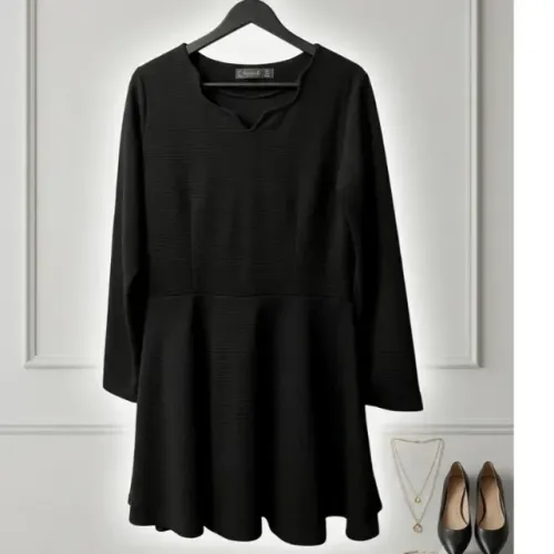 Vestido preto rodado G