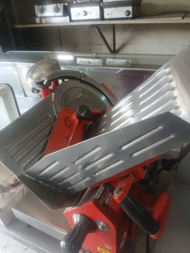 Cortador de frios..moedor de carne e balanças eletrônicas