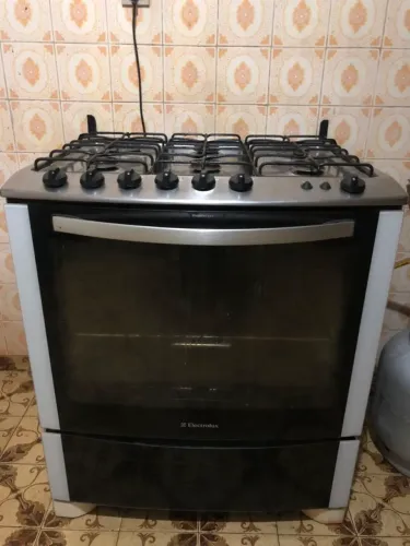 Vendo fogão Electrolux Automático 6 bocas funcionando perfeitamente