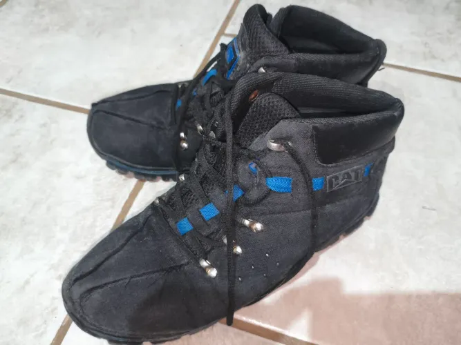 Botina cat semi nova