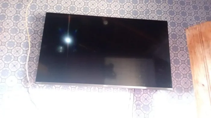 Tv 43 polegadas , 8 meses de uso . Excelente estado .