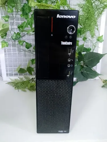 Computador Desktop Lenovo para escritório