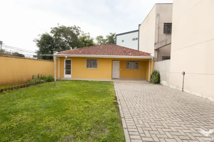 Casa comercial em SANTA FELICIDADE com 75m²