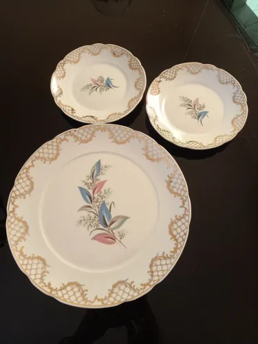 3 pratos de porcelana marca real