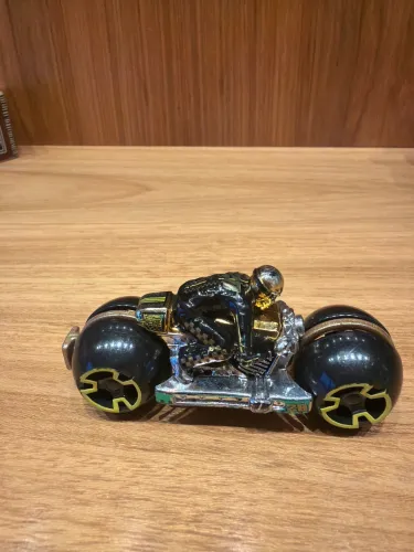 Hot wheels moto track star