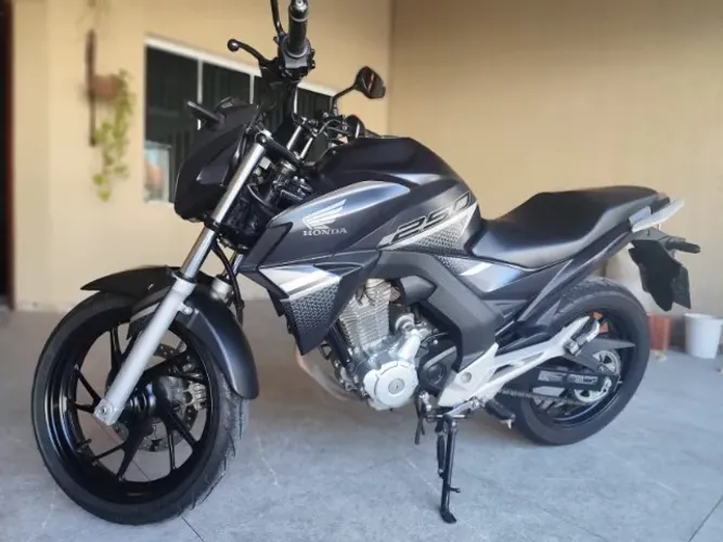 Honda CB Twister 250 2022 | Único Dono | Impecável