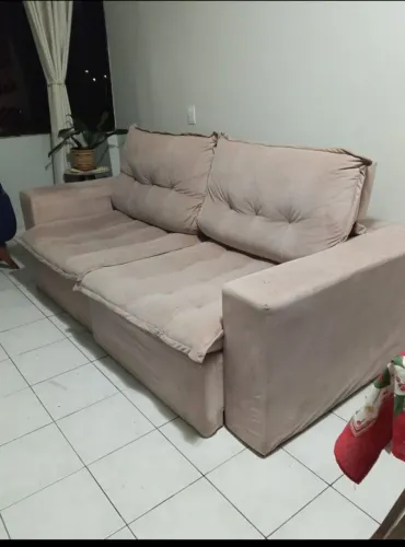Sofá retrátil 2.20 de largura cor rosé  claro.