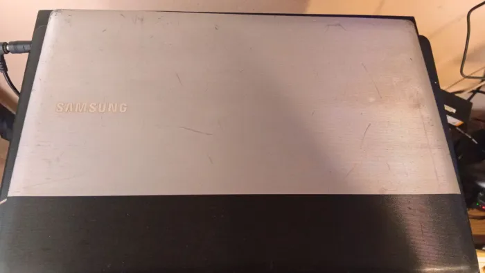 Moldura da Tela Completa Notebook Samsung RV411 