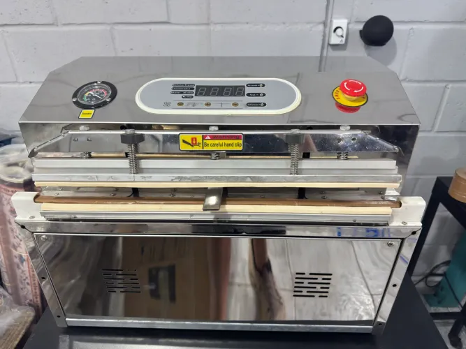 Seladora automática a vácuo com sucção + mesa