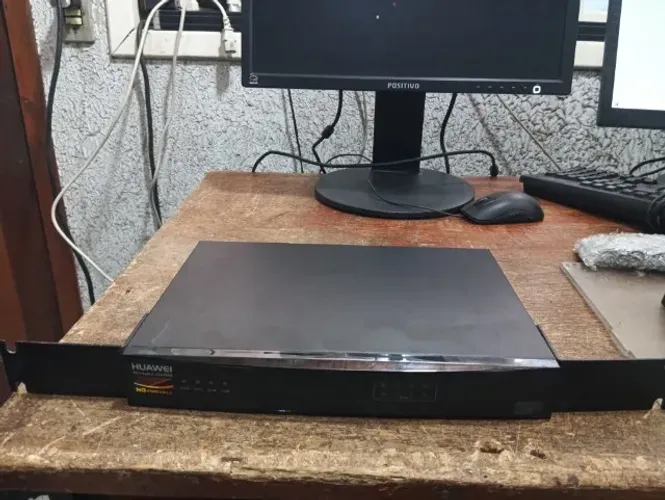 Torro Huawei secospace USG 6000 Gateway de segurança por 650 reais vista Wats 41 99754-203