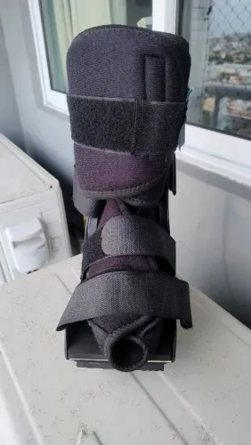 Bota ortopédica Chantal cano curto - TAMANHO P (semi nova)