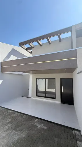 CASA À VENDA 3/4 PROX. ASSAÍ E UNICATÓLICA - 549 MIL