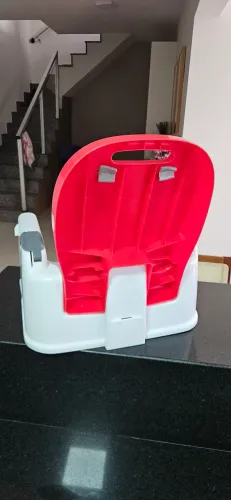 Cadeirinha de alimentação infantil