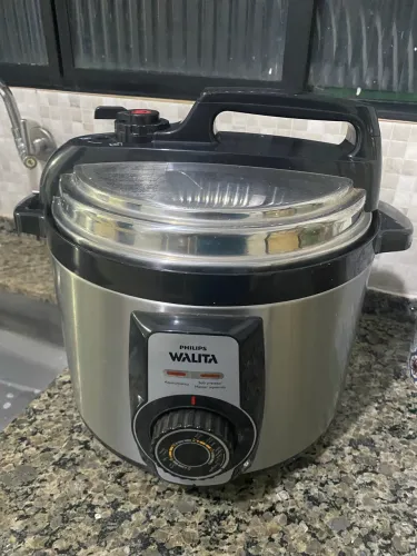 Panela de pressão elétrica (usada apenas 1 vez)