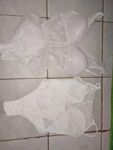 bodys , sapato e saia desapegos roupas 