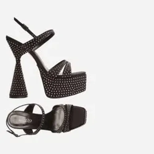Sandália Preta Meia Pata Bico Quadrado Strass Gigi. de R$ 389,00 por R$ 199,00.