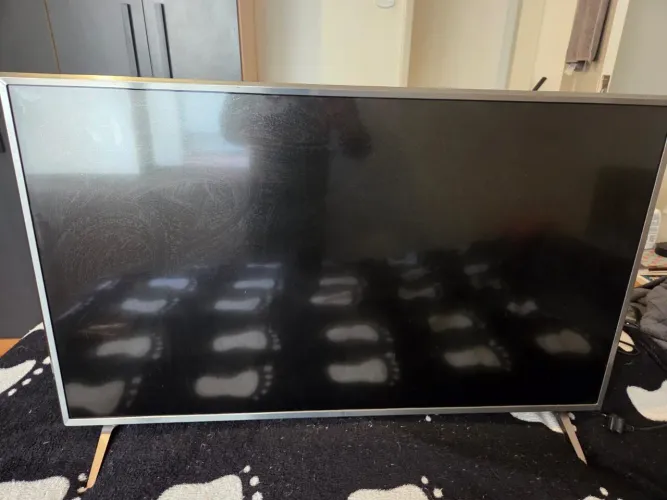 TV LG 42" queima latera de vídeo, led funcional